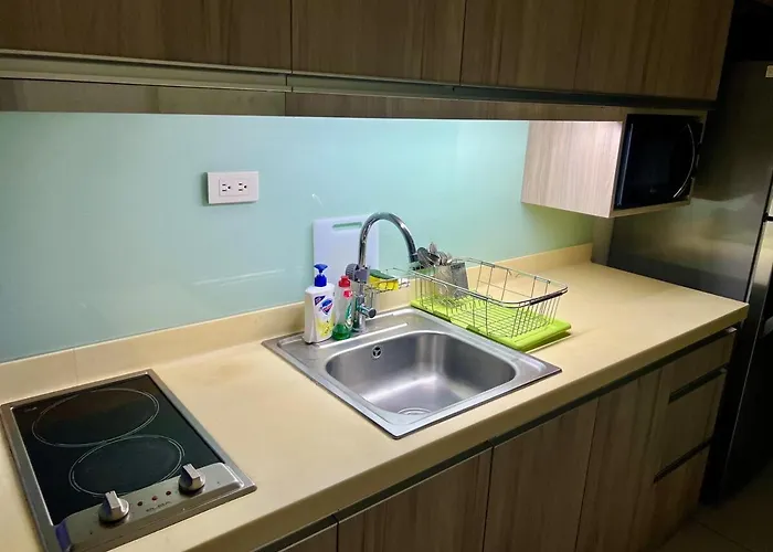 Modern Comfort Living! Netflix Ready