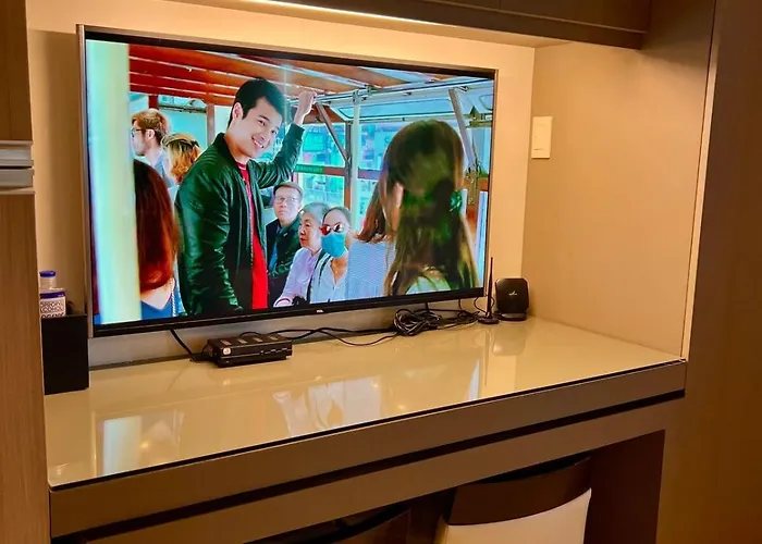 Modern Comfort Living! Netflix Ready Apartamento